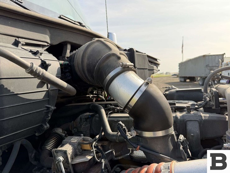 2016-kenworth-t680-image-48