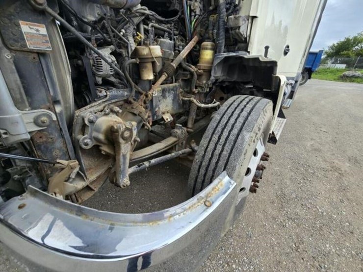 2016-kenworth-t680-image-30