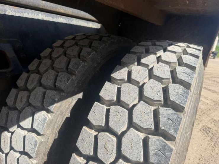 2012-kenworth-t800-image-62