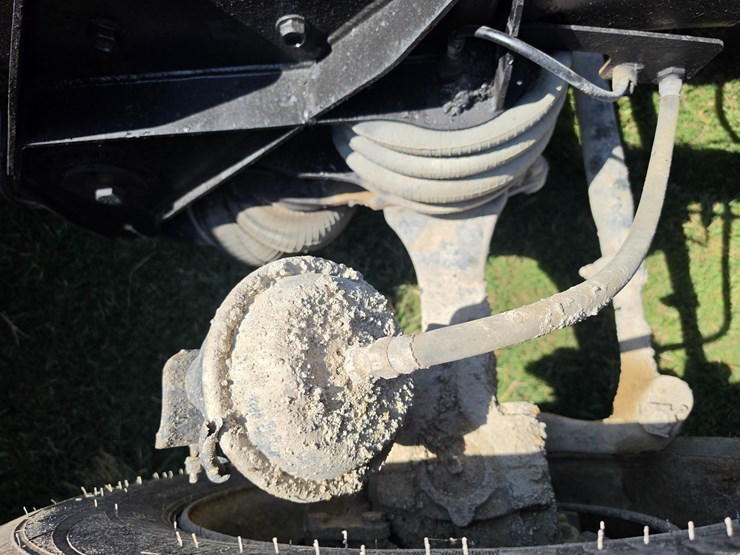 #25407-•-2005-volvo-vhd-quad-axle-dump-truck-image-113