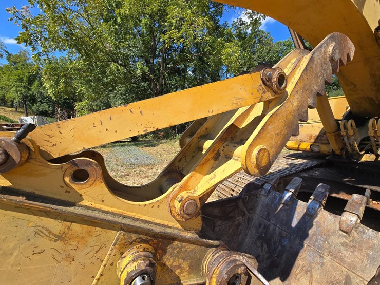caterpillar-320-image-98