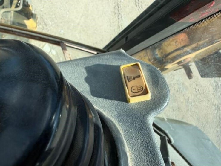 2011-deere-310sj-image-16