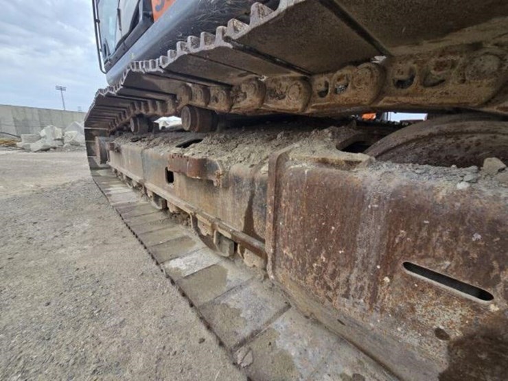 2016-hitachi-zx350-lc-image-30