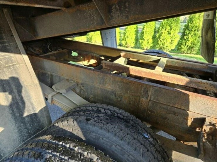 2014-chevrolet-3500-image-34