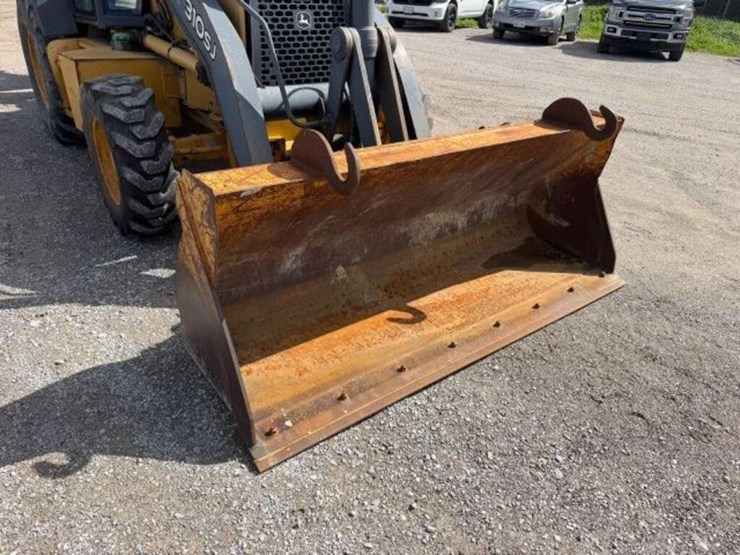 2011-deere-310sj-image-23