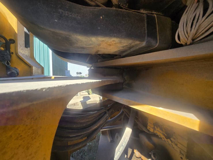 deere-444j-image-45