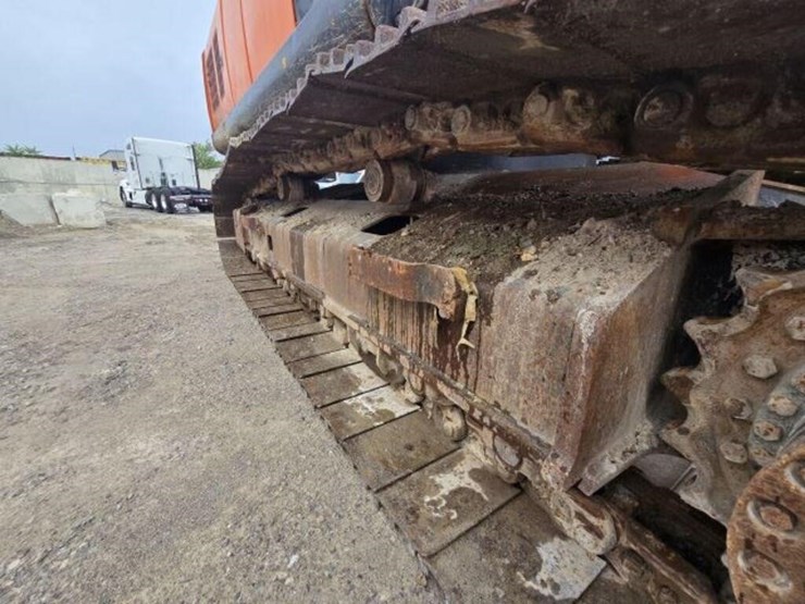 2016-hitachi-zx350-lc-image-23