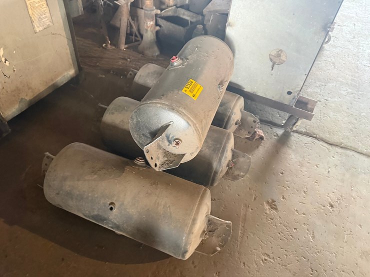 #53526-•-lot-of-(4)-air-brake-tanks-inv#53526-image-4