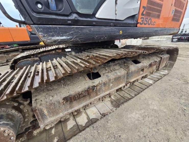 2016-hitachi-zx350-lc-image-34