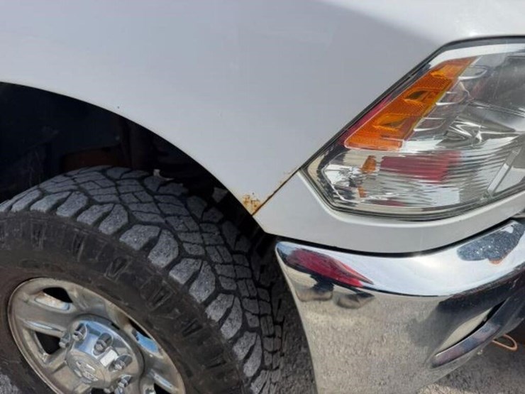 2016-ram-2500-hd-image-35