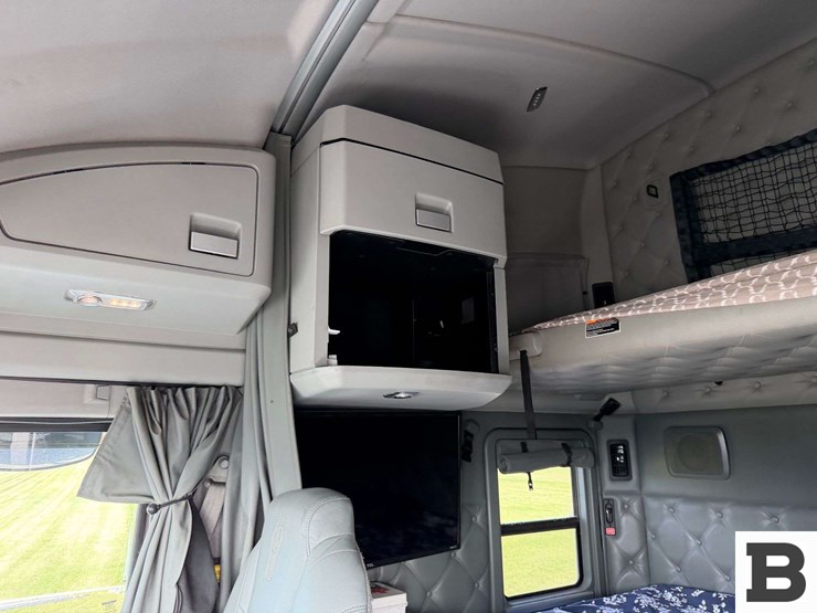 2016-kenworth-t680-image-53