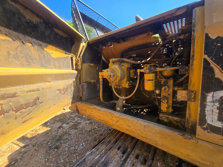 caterpillar-320-image-39