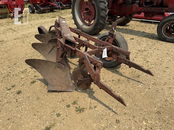 international-plow-image-3