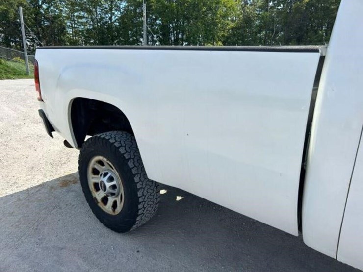 2014-gmc-sierra-3500-image-55