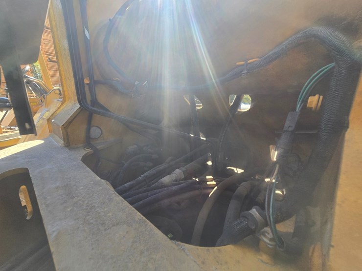 deere-444j-image-69