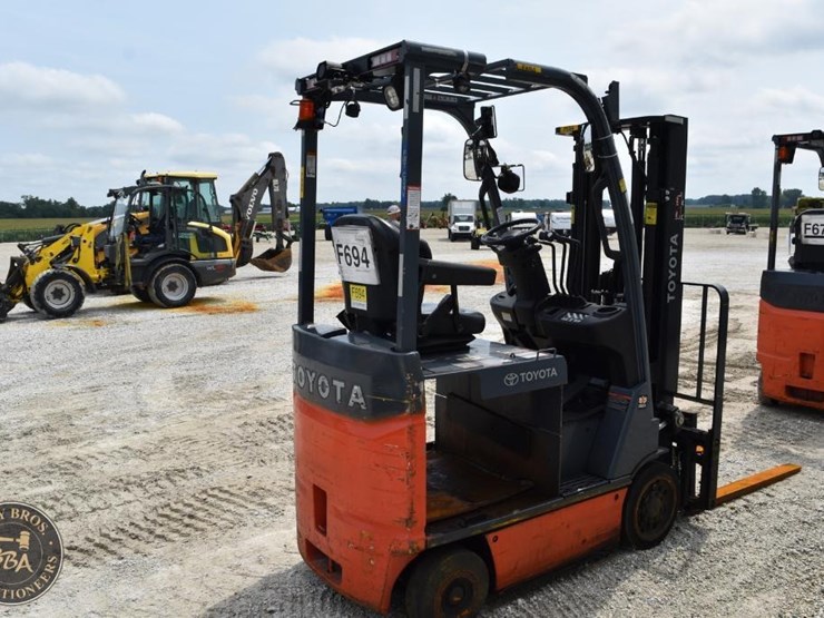 2021-toyota-8fbc15u-46524-image-5