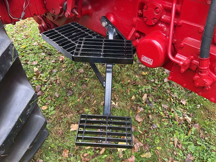 1970-656-farmall-hydro-diesel-row-crop-golden-demonstrator-image-29