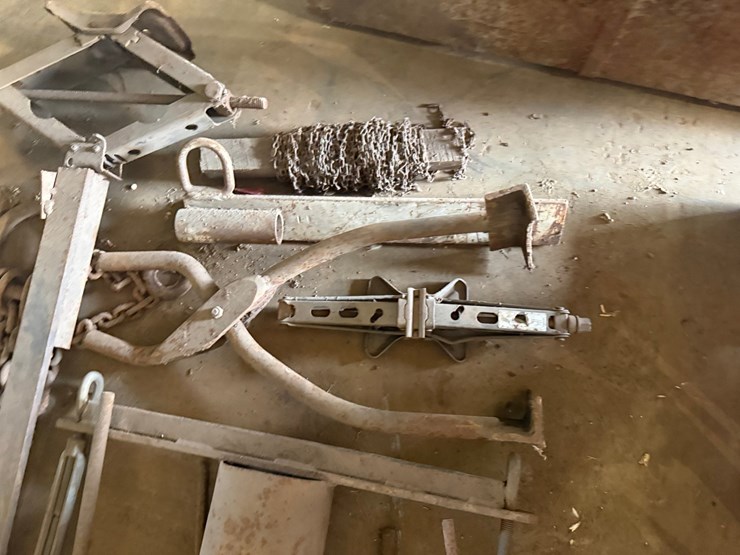 #53497-•-lot-of-chain,-jacks,-et-inv#53497-image-9