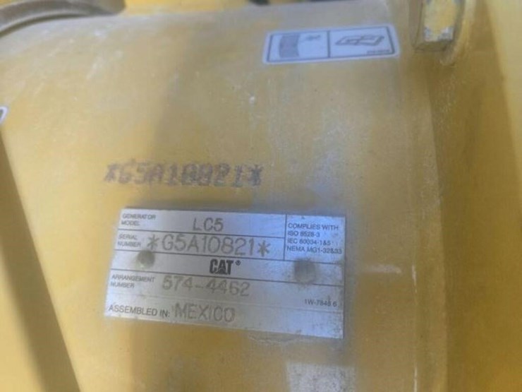 2019-caterpillar-xq230-image-12