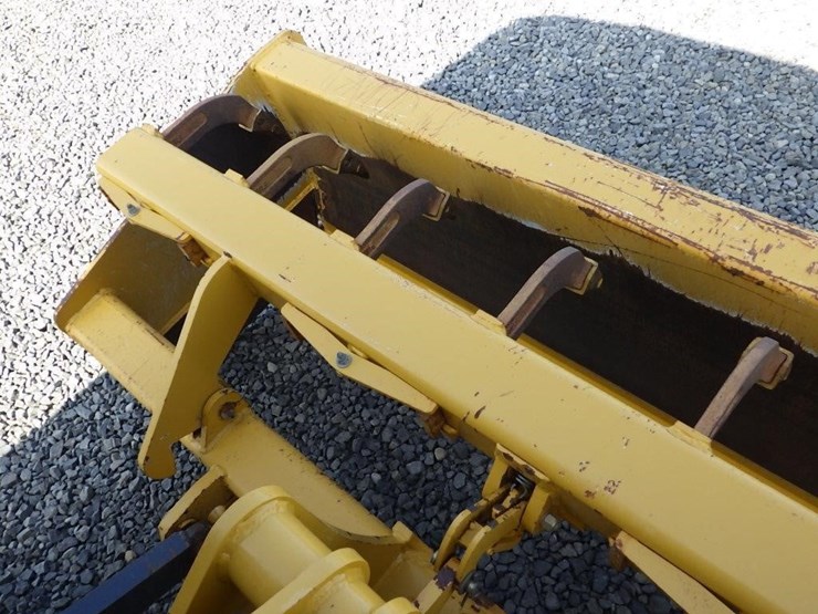 2019-deere-210l-image-20