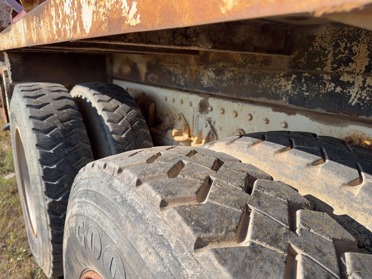 1971-kenworth-lube-truck-image-17