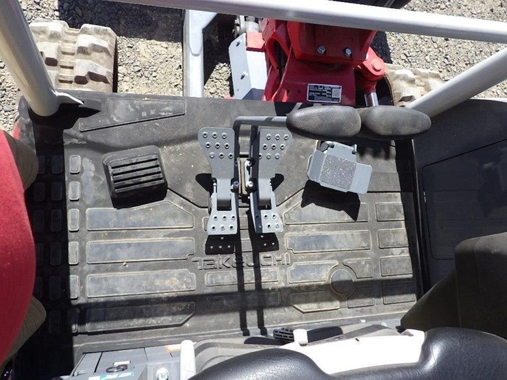 takeuchi-tb335r-image-39