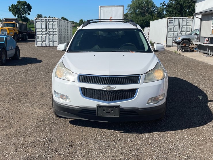 2009-chevrolet-traverse-lt-image-2