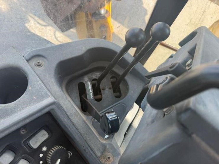 2006-deere-310g-image-16