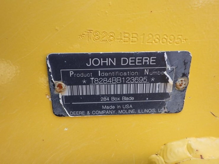 2019-deere-210l-image-21