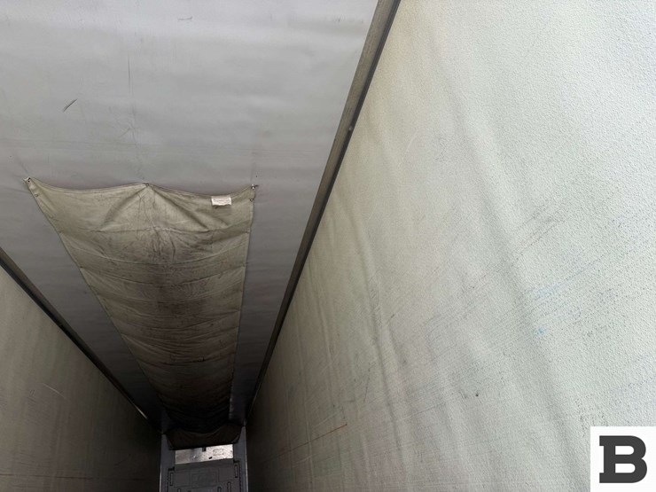 2013-utility-reefer-van-image-25