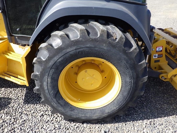 2019-deere-210l-image-14