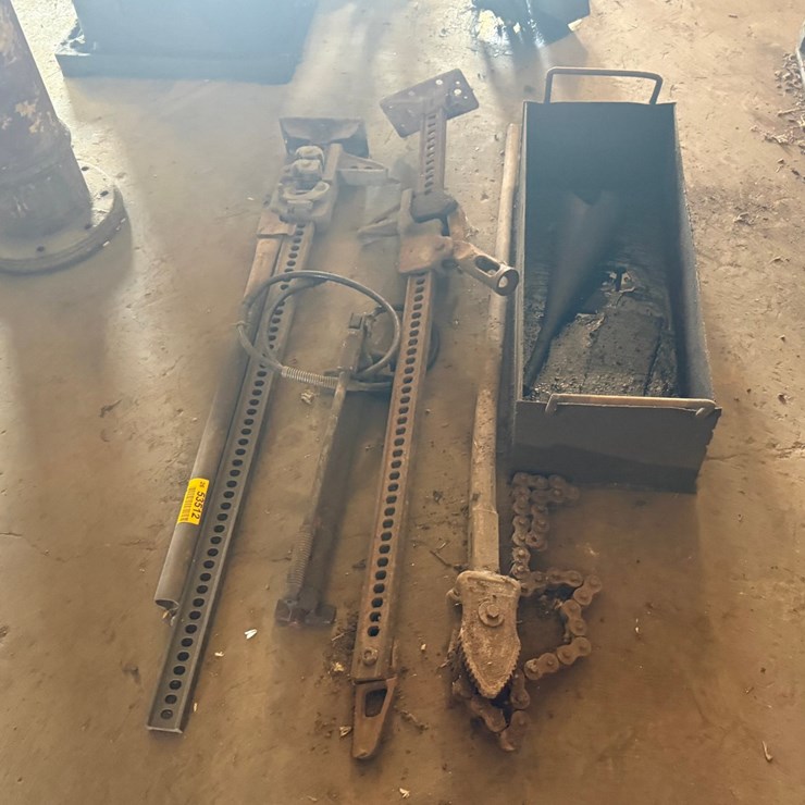 #53512 • Lot of Handy Man Jacks, and oil pan INV#53512