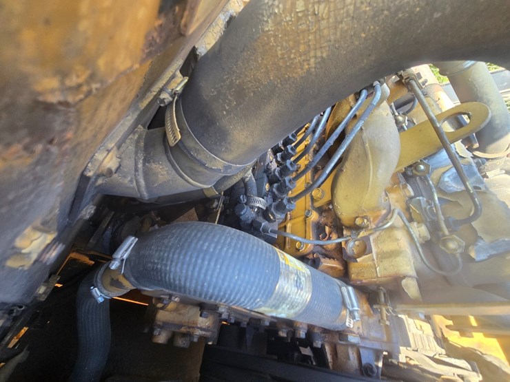 caterpillar-320-image-30