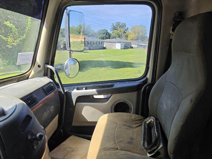 #25407-•-2005-volvo-vhd-quad-axle-dump-truck-image-88