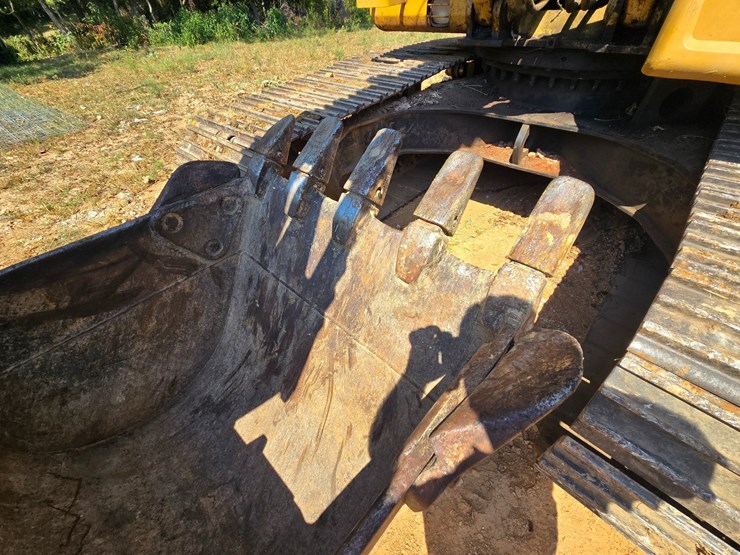 caterpillar-320-image-92