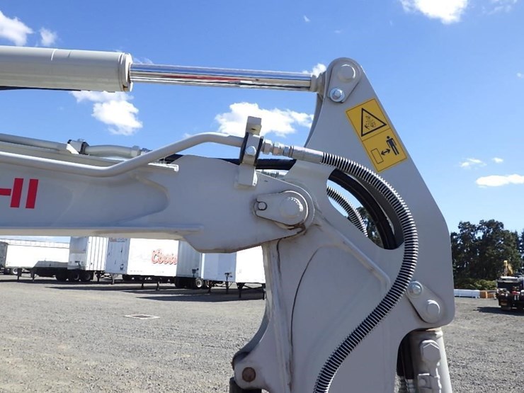takeuchi-tb335r-image-29