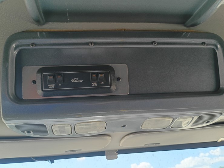 2007-freightliner-m2-106-image-60