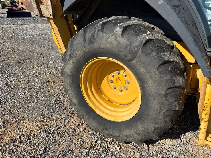 2005-deere-310g-image-11