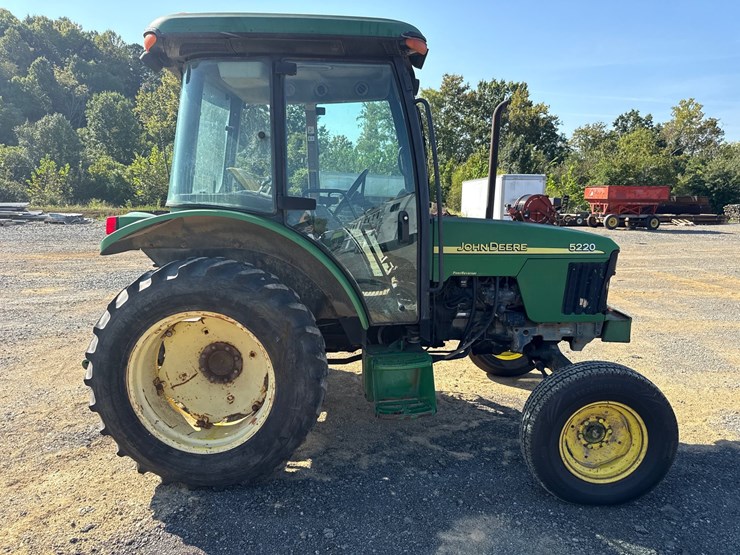 john-deere-5220-image-4