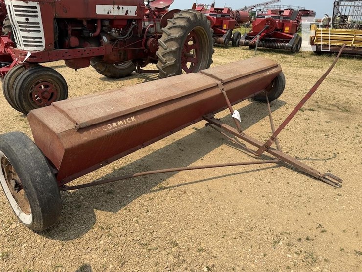 mccormick-lime-spreader-image-1