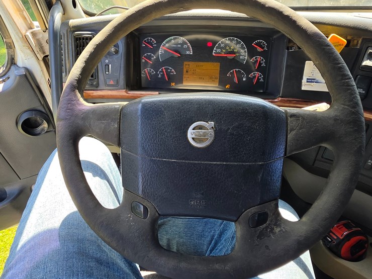 #25407-•-2005-volvo-vhd-quad-axle-dump-truck-image-100