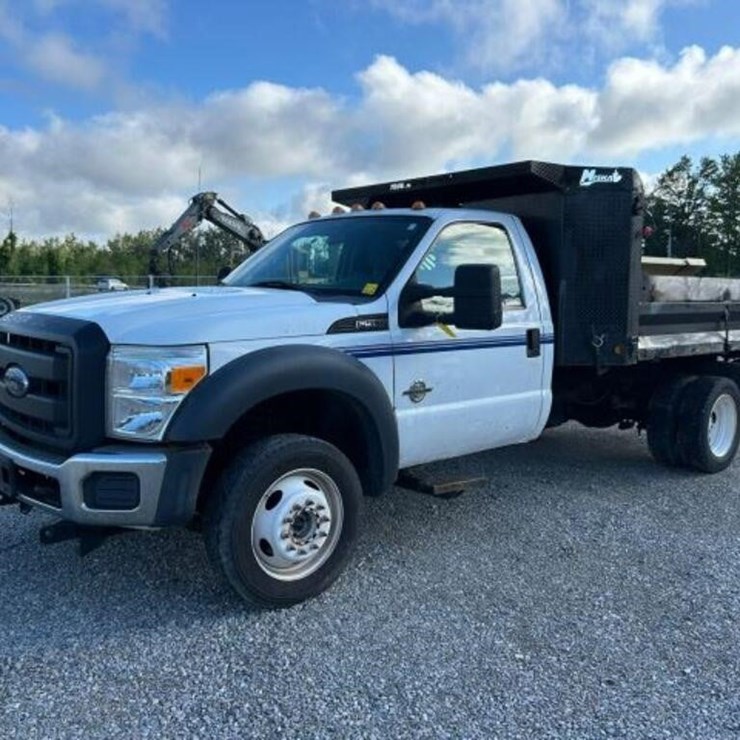 2012 FORD F550 XL