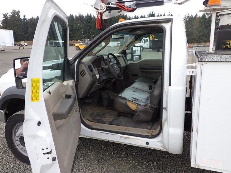 2009-ford-550-image-41