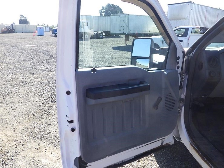 2011-ford-f250-image-24