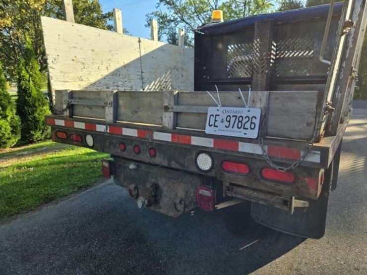 2014-chevrolet-3500-image-25