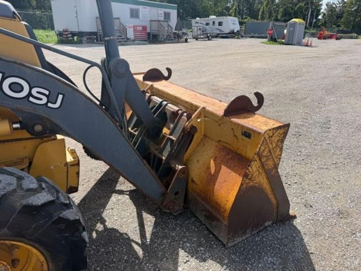 2011-deere-310sj-image-24