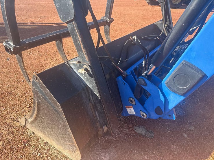 new-holland-t6060-image-17