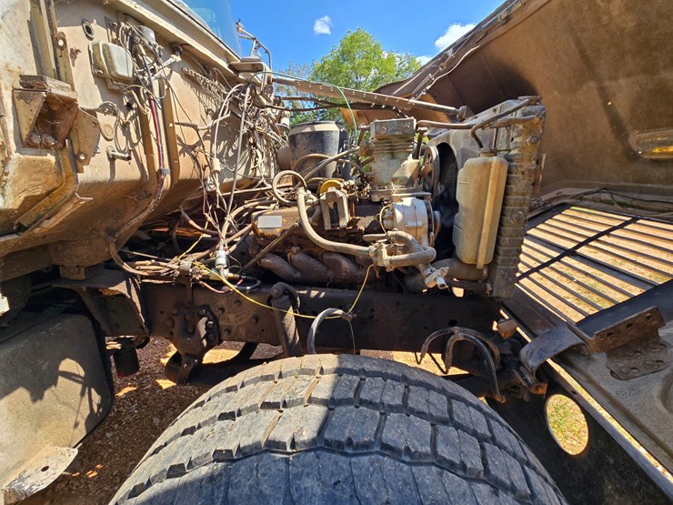 1986-ford-lt8000-image-39