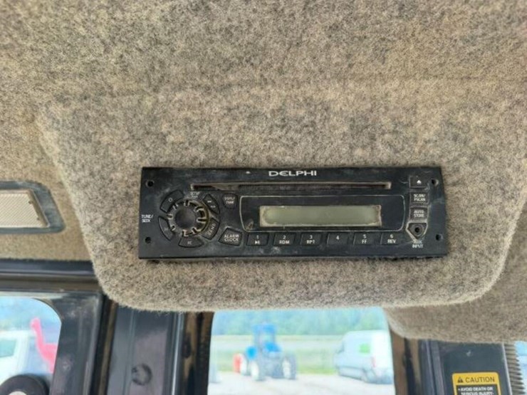 2011-deere-310sj-image-10