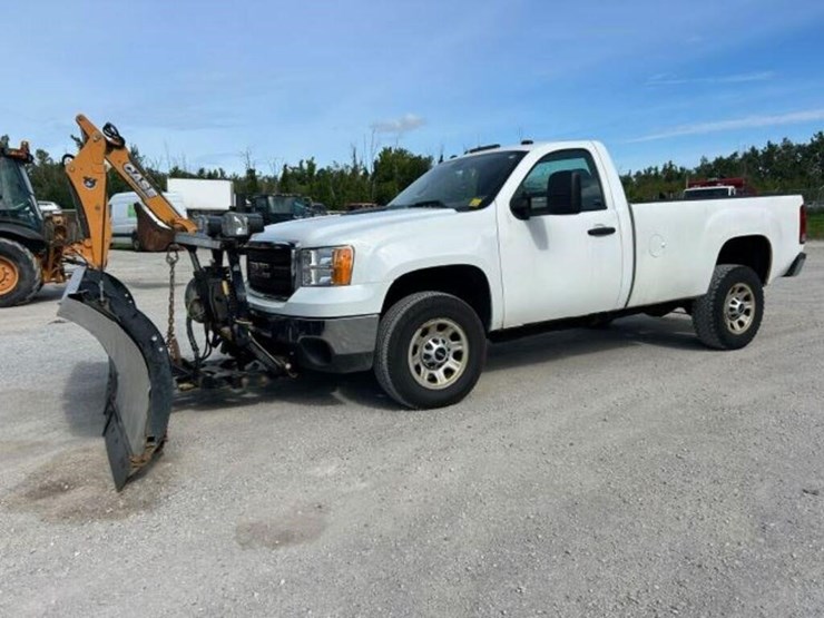 2014-gmc-sierra-3500-image-1